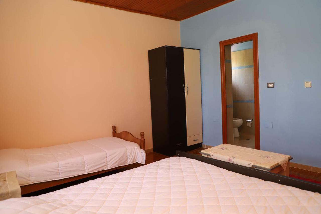 Guest House Pashollari เบราท ภายนอก รูปภาพ