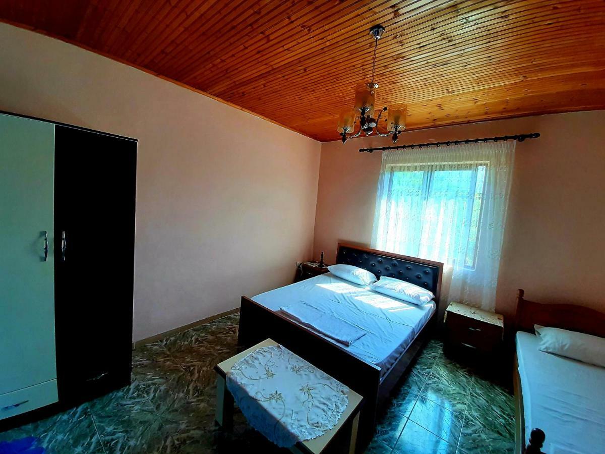 Guest House Pashollari เบราท ภายนอก รูปภาพ