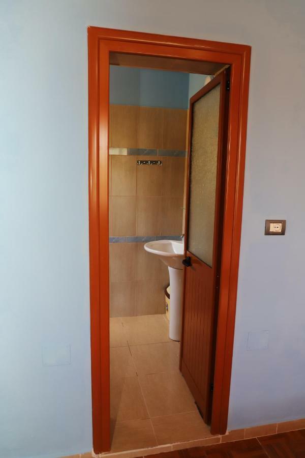 Guest House Pashollari เบราท ภายนอก รูปภาพ